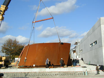 Richard Serra, “Joe”, installation photograph, 2000. courtesy the Pulitzer Foundation for the Arts