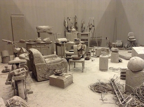 Chen Zhen, Purification Room, 2000, Galleria Continua at Art Unlimited. Photo by Natalie Musteata. 