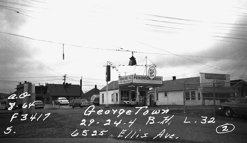 Photograph of gas station, 6525 Ellis Avenue, Seattle, 1937. Courtesy SuttonBeresCuller.