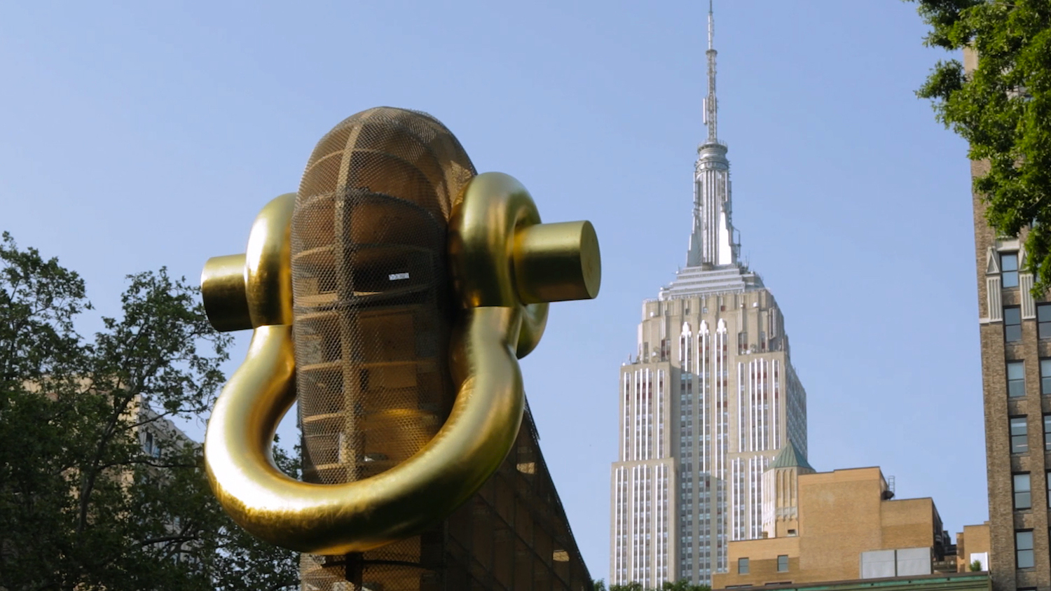 Detail of Big Bling (2016) in Madison Square Park in New York City. Production still from the series ART21 Exclusive. © ART21, Inc. 2016. Cinematography: Ian Forster.