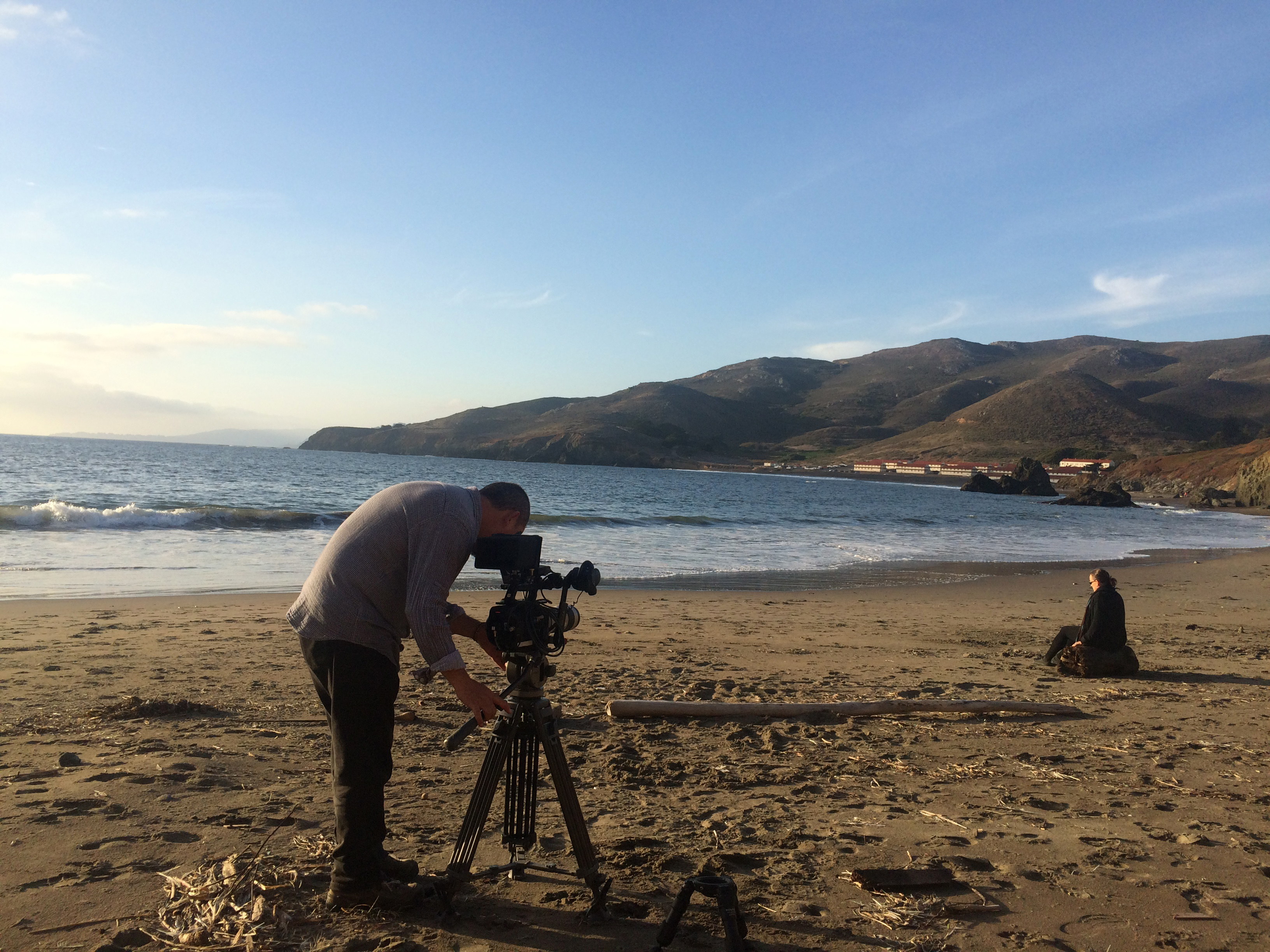 ART21 filming Natalia Almada on the beach at the Marin Headlands, just north of San Francisco, 2015. Behind the scenes of ART21’s series Art in the Twenty-First Century, Season 8, 2016. Photo: Ian Forster. © ART21, Inc. 2016.