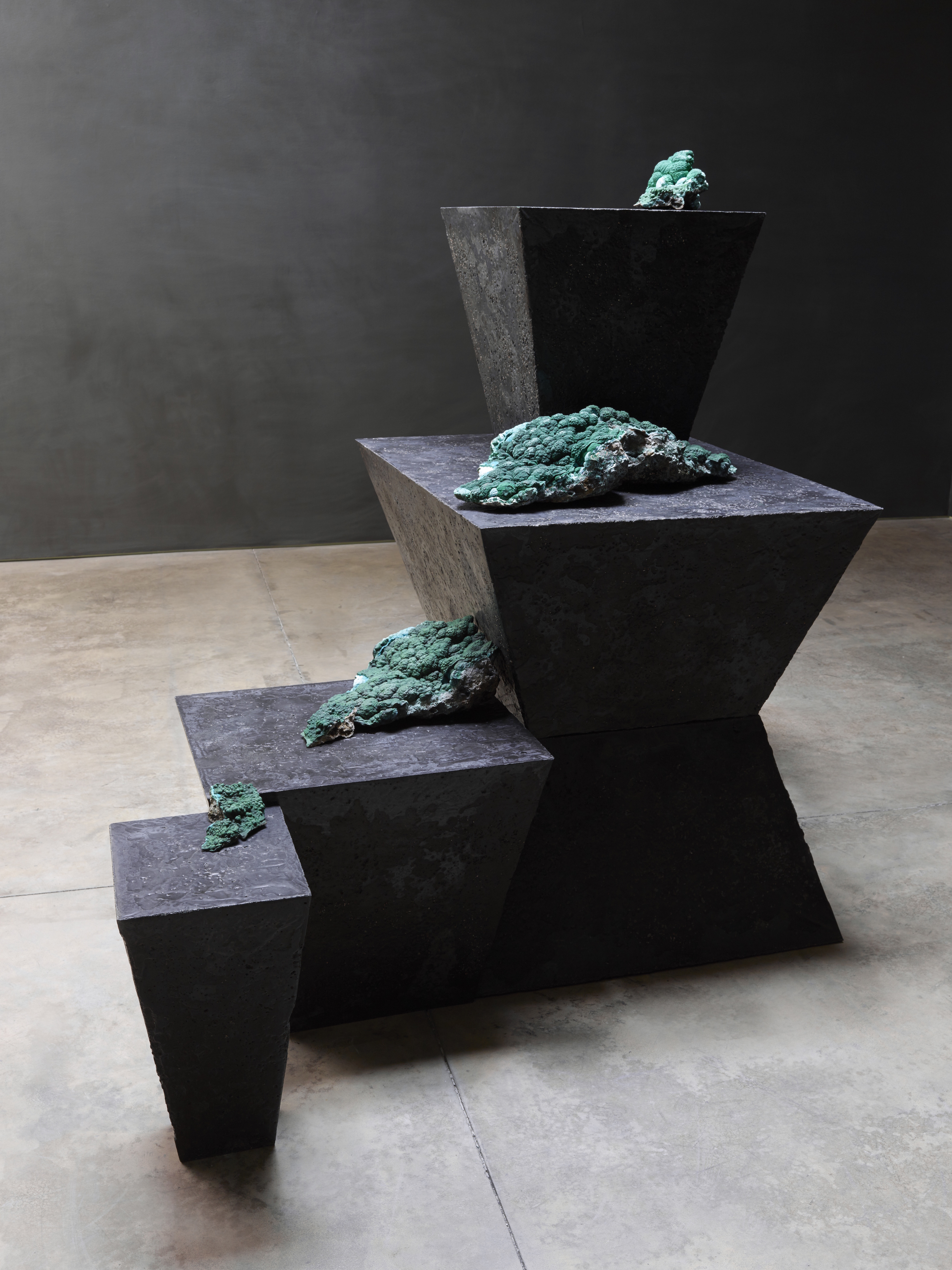 Viñales (Reclining Nude), 2015. Wakkusu ® Concrete, bronze, and malachite, 48 x 64 x 101 inches. Courtesy the artist, and Lehmann Maupin, New York and Hong Kong.