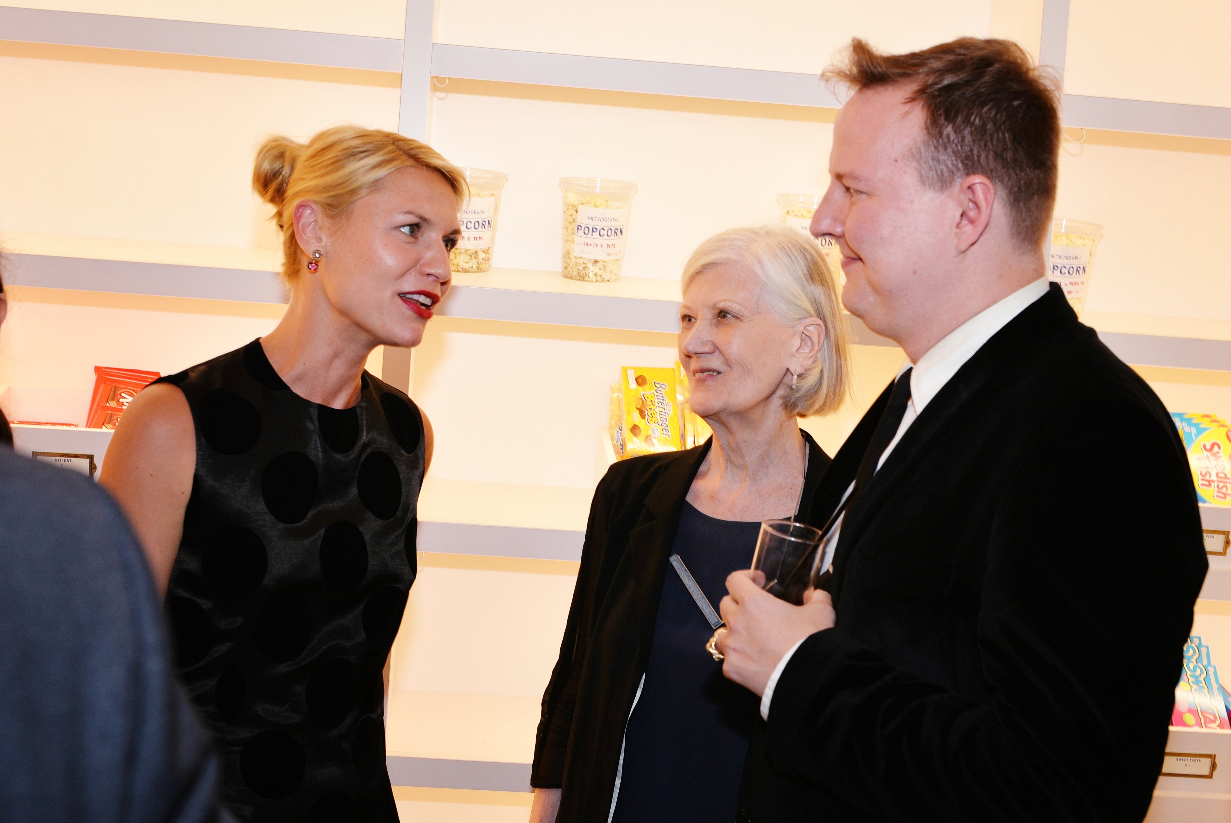 Season 8 host Claire Danes speaking with Season 8 featured artist Barbara Kasten and Art21 Curator Wesley Miller.
