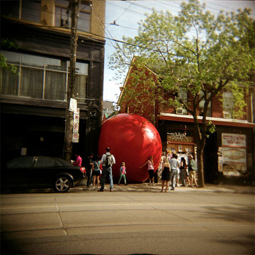 Kurt Perschke's RedBall Project in Toronto, 2009