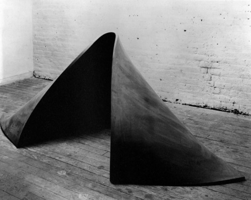 Richard Serra, "To Lift," 1967. Vulcanized rubber 36 x 80 x 60 inches. Courtesy David Zwirner Gallery. Photo by Peter Moore © 2013 Richard Serra/Artists Rights Society (ARS), New York.
