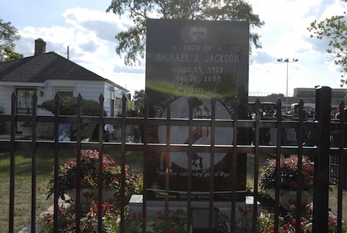 Jason Lazarus, "Michael Jackson Memorial Procession," 2010.