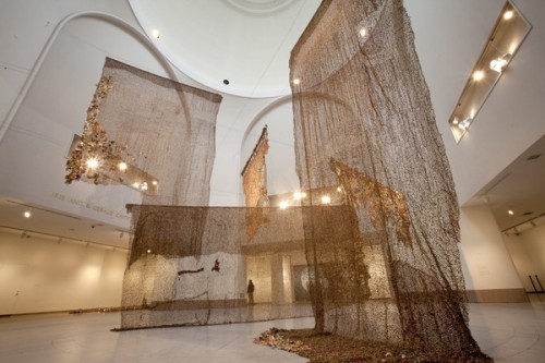 El Anatsui, "Gli (Wall)," 2010. Installation view. Brooklyn Museum photograph by JongHeon Martin Kim