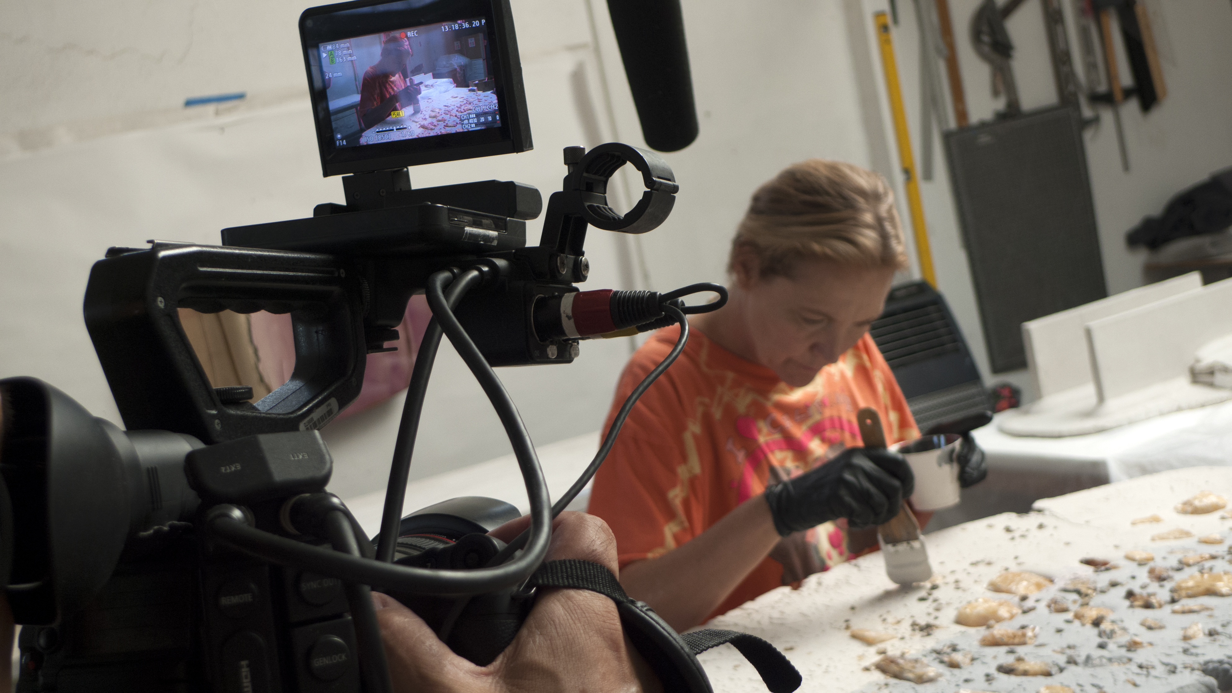 ART21 filming Liz Larner at her studio in Los Angeles, USA, 2015. Behind the scenes of ART21’s series Art in the Twenty-First Century, Season 8, 2016. Photo: Deborah Dickson. © ART21, Inc. 2016.